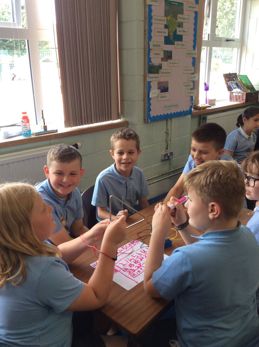 stbenedictswcps's tweet photo. Year 4 have had fun making a wire loop game using our scientific knowledge of circuits! https://t.co/QbcC01eLbi