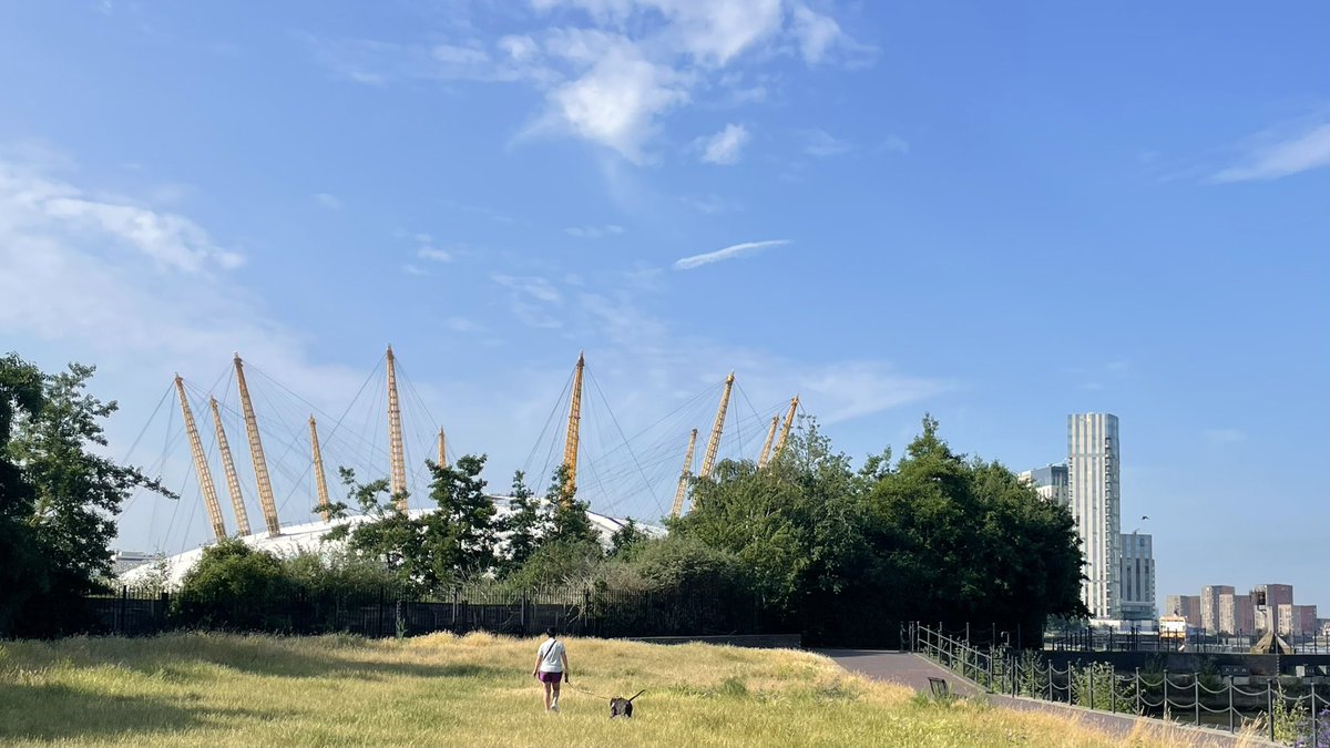 A hot and sweaty morning run complete. Need to start picking up the pace! (4.1km, 5’17”/km) #running #runnershigh #solorun #chilledrun #fitness #photography #london #eastlondon #sunnyday #feelingtheheat
