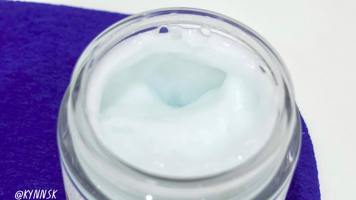 kynnsk's tweet photo. ใครยังไม่ได้ลอง Roundlab Birch Cream อยากแนะนำให้ลองจริงง เป็น Moisturizer เนื้อเจลที่บางเบามากกก เกลี่ยง่าย ไม่เหนอะหนะ ใช้ตอนเป็นสิวก็คือไม่ทำให้อุดตันเพิ่มอะ ผิวที่แห้งลอกกลับมาชุ่มชื้น อิ่มน้ำ นี่ให้แฟนที่เป็นคนผิวอุดตันง่ายแบบใช้อะไรก็อุดตันลองใช้ดู ก็รอดนะ ซื้อตุนเต้าอั้น! https://t.co/Z3aLHfJzuN