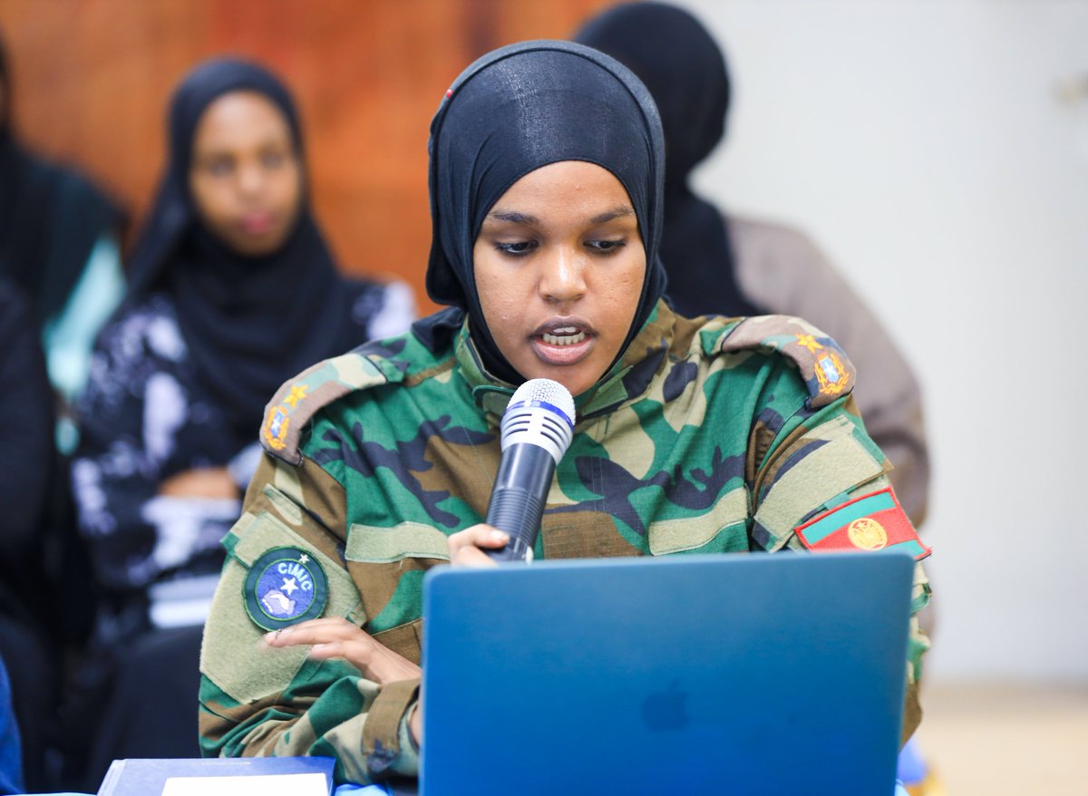 MoIFARSomalia's tweet image. Head of the Somali National Army&apos;s Civil-Military Coordination Department (CIMIC), Lieutenant Colonel Iman Elman presents the ongoing and planned liberation operations.

#Stabilization #NationalStabilization #XasilinQaran #Gobanimo #DanQaran @CIMICSNAF
