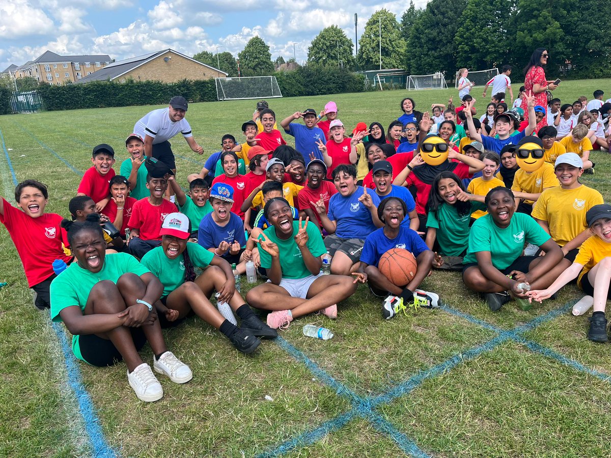 MrsGossLHS's tweet image. We are the champions, my friends! 💜💛💜💛💜💛💜💛💜💛💜💛#winners #winnersatlast #trustsportsday