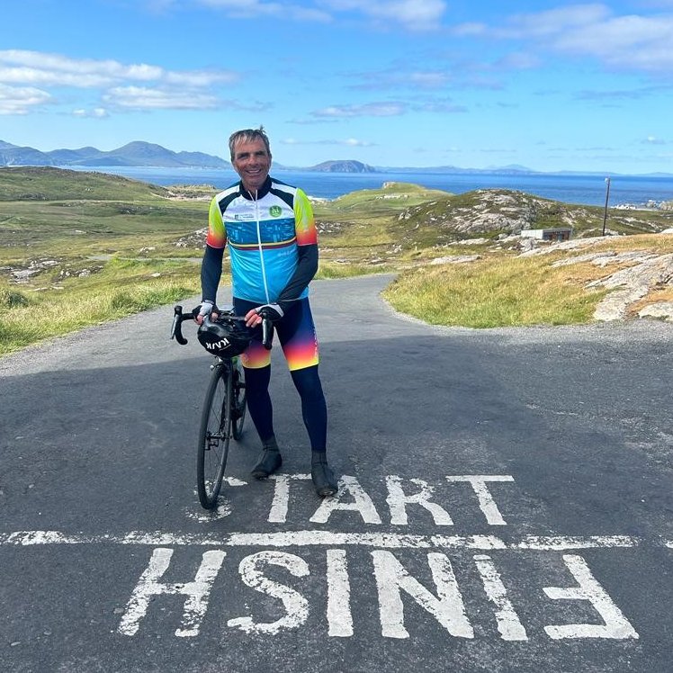 He started out yesterday on a 640km cycle from Mizen Head to Malin Head to promote physical activity, & health and safety in cycling. Arrived 10:40am today. Well done Dr Terry Hennessy, Consultant Cardiologist #TeamULHG 👏 #ULHGHealthandWellbeing x.com/ulhospitals/st…