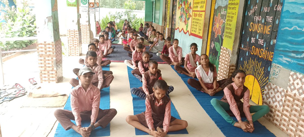 #विश्वयोगदिवस का आयोजन 
#UPS_Kamoliya_khas,chittaura Bahraich 

#InternationalDayofYoga2023 
#YogaInBasic 
<a href="/basicshiksha_up/">Department Of Basic Education Uttar Pradesh</a> 
<a href="/BAHRAICH_BSA/">BSA Bahraich</a> 
#करो_योग_रहो_निरोग 
<a href="/BAHRAICH_BSA/">BSA Bahraich</a> 
<a href="/GaonConnection/">GaonConnection</a> 
<a href="/thisissanjubjp/">Sandeep Singh</a> 
<a href="/moayush/">Ministry of Ayush</a>