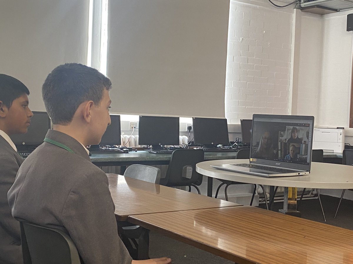Our #lightningBikers talking to <a href="/AppsforGood/">AppsforGood</a> about their time engaging with the program and the  process which lead to developing their  award winning idea.  

Well done <a href="/ChallneyBoys/">Challney Boys | Luton</a> !!!  Amazing achievement <a href="/ChsbComputing/">Challney Boys ICT & Computing</a> @ComputerSc_CHSB Great teamwork!! Great friendship!!!!!