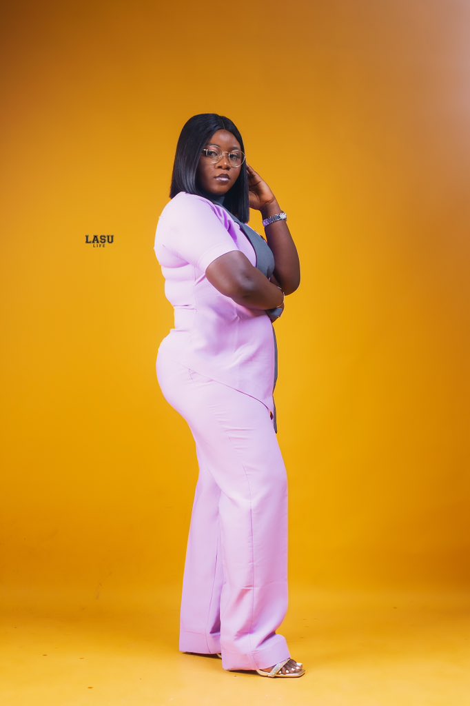 yettydlaw_'s tweet photo. Thank you everyone for celebrating with me.

Thank you for the heartfelt messages, the gifts and the surprises.

Your favorite realtor now has a L.L.B (Not the regular realtor) @Yettydlawrealto 

#lasulaws #lasulawsclassof2022 #lasu26thconvocation #lasu https://t.co/Fkj7sTHSHb