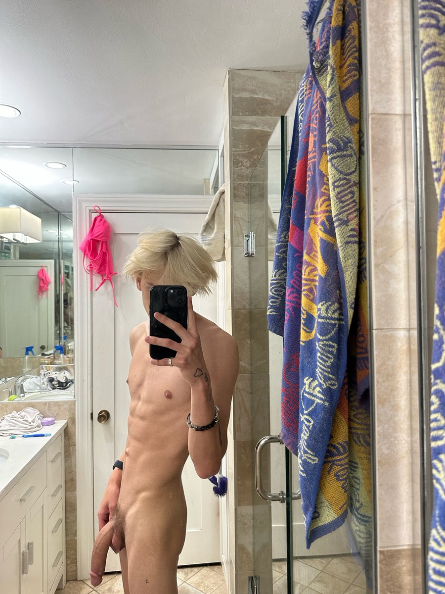 JVettson's tweet photo. Follow rn for 1 year of great dick 🥵

getting to 100k fast too for face reveal damn https://t.co/gvzfCTkv8q