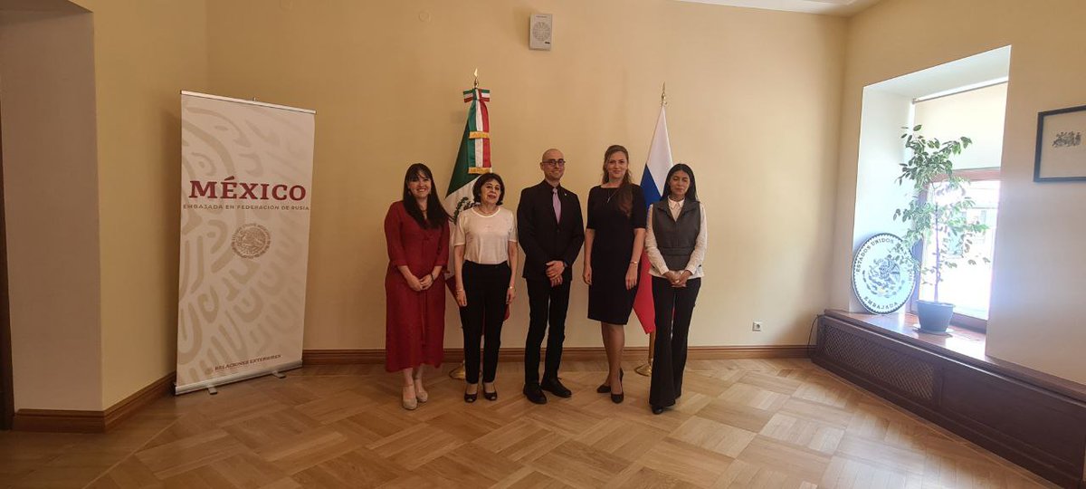 El Emb. @evillegasme se reunió en @EmbaMexRus con la vicerrectora de la Universidad Estatal de Tiumén @tmn_university, Ekaterina Sechenova, con quien exploró oportunidades de colaboración entre esta embajada e instituciones educativas mexicanas y dicha universidad siberiana.