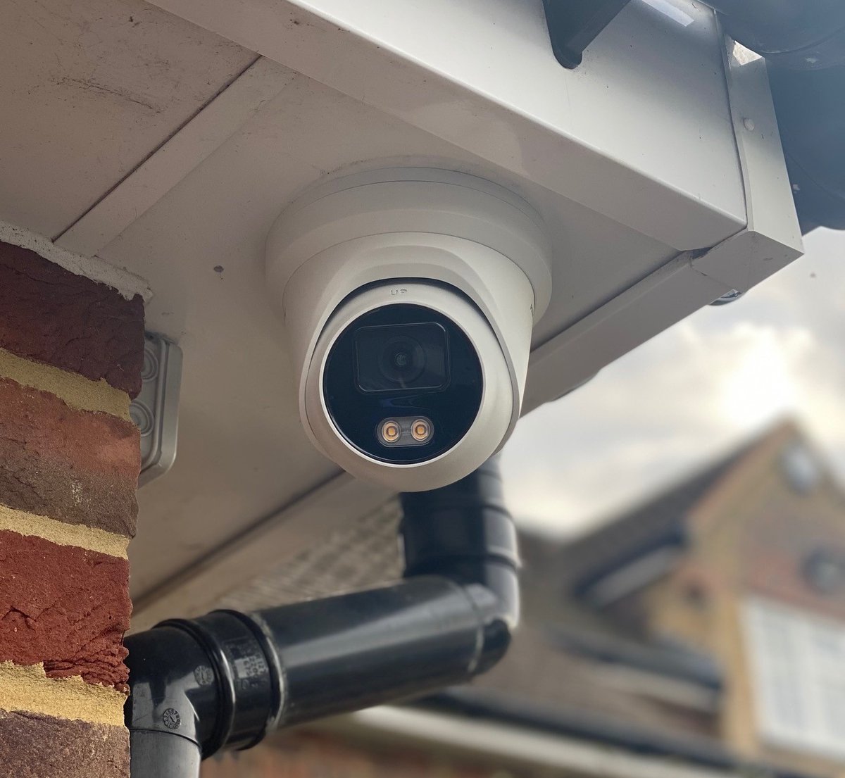Here at Octagon Ltd we can provide your home or business with trusted security.
Arrange a free survey with one of our surveyors today to look into how we can protect your property.
With our advanced technology and expert installation ensure that your property is safe and secure