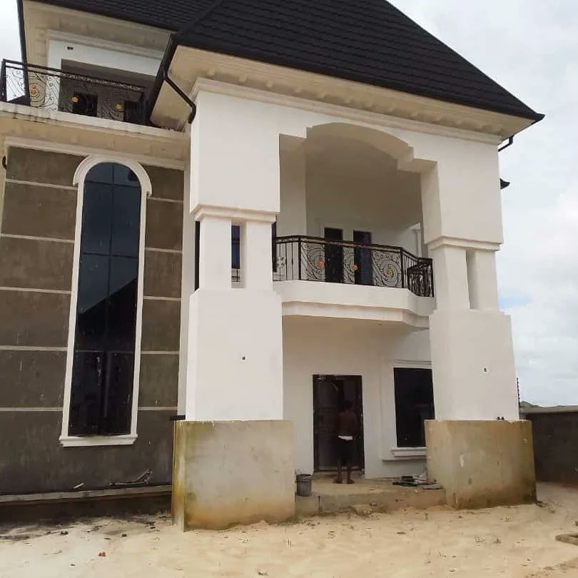 Homigon_ng's tweet photo. FOR SALE: Newly Built 5-BR Detached Duplex! 
Modern Facilities, Security House, Generator House,Gated, Federal Electricity, Top Security.

📍 Royal Gardens Estate, Port Harcourt, Nigeria.

📐 2 Plots, Deed of Conveyance, Registered Survey Plan. 📜

Call Now for Your Dream Home! https://t.co/ZTgsXLl4gZ