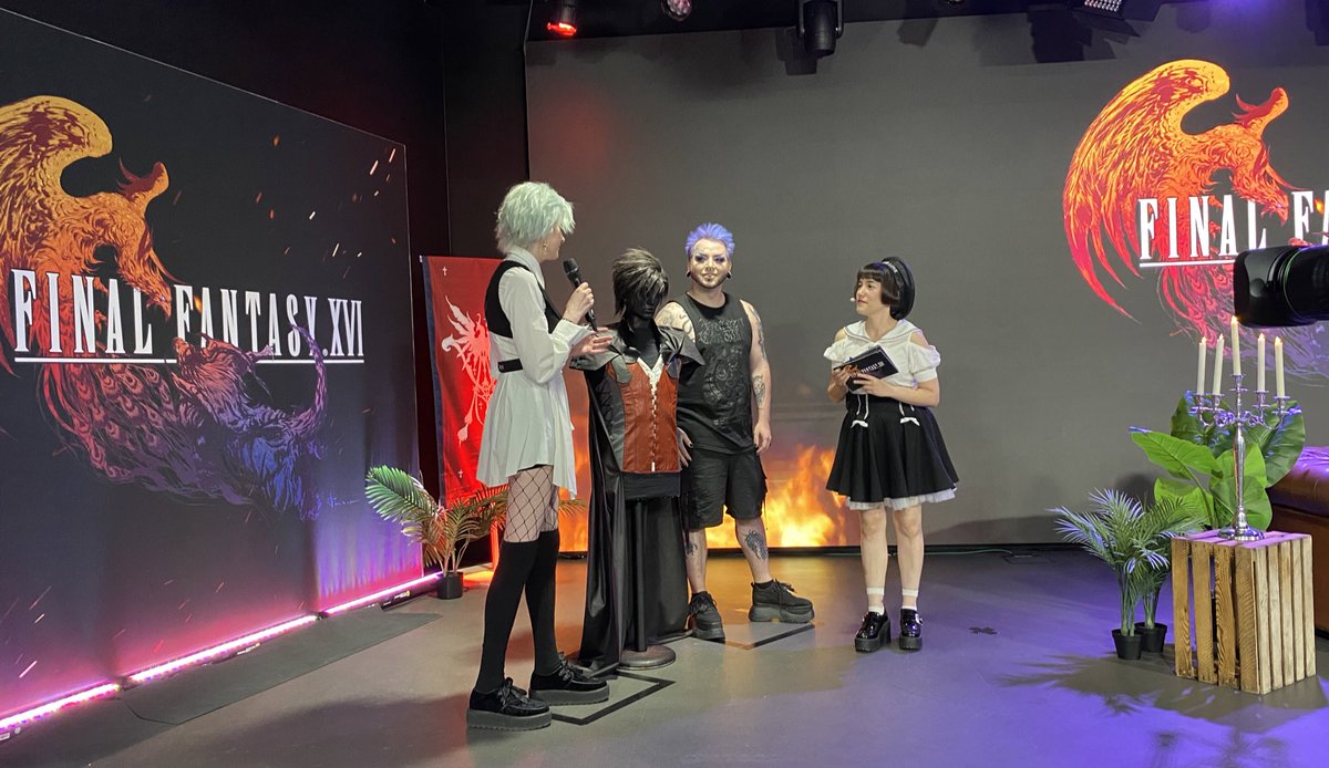 SquareEnixDE's tweet photo. Ohja, Cosplay gehört natürlich auch dazu 🙌 @TingilyaC und KamiZero_ schaffen ein exklusives Clive Cosplay für @vincentfallow 🗡🐺 #FF16EVENTDE https://t.co/iajRultDVM