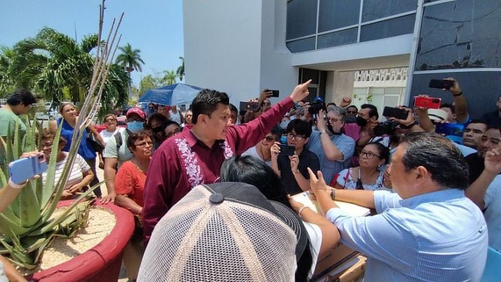 ¡ACTUALIZACIÓN SOBRE EL CASO MALAVÉ (MORENA) Vs la LIBERTAD RELIGIOSA! 

La fiscalía del estado de Campeche, le dio TRÁMITE a la denuncia presentada (vía ABOGADOS CRISTIANOS) Vs el diputado Malavé, por las agresiones que ejecutó en contra de la comunidad católica / cristiana el