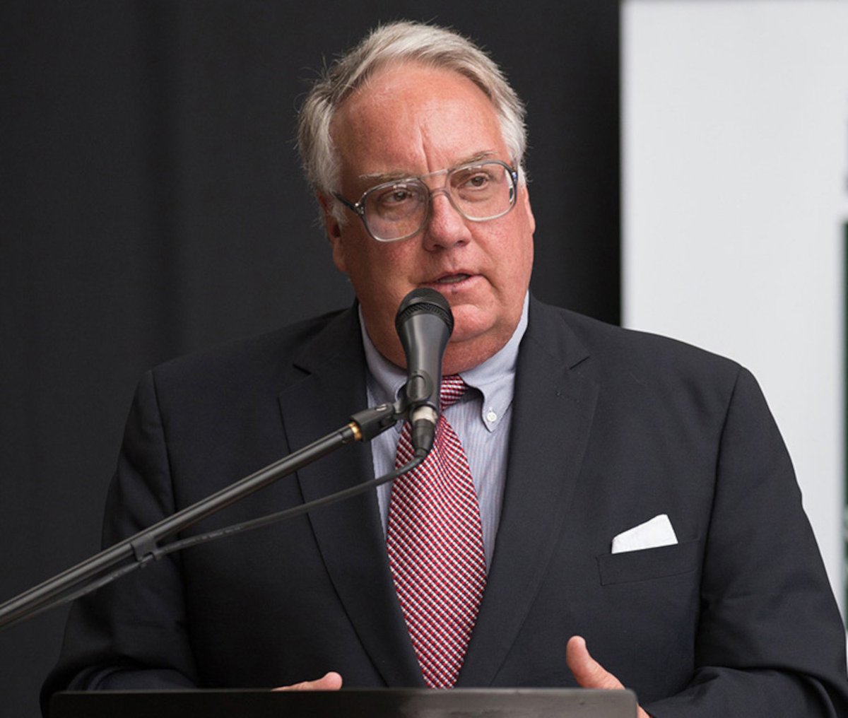 U_Tribune's tweet photo. Howard Buffett: We don't give Ukraine everything it needs, but we ask to fight so that we don't have to

#HowardBuffett #russia #Ukraine #war

https://t.co/AQk8vHalZ3 https://t.co/qcbknaG9AC