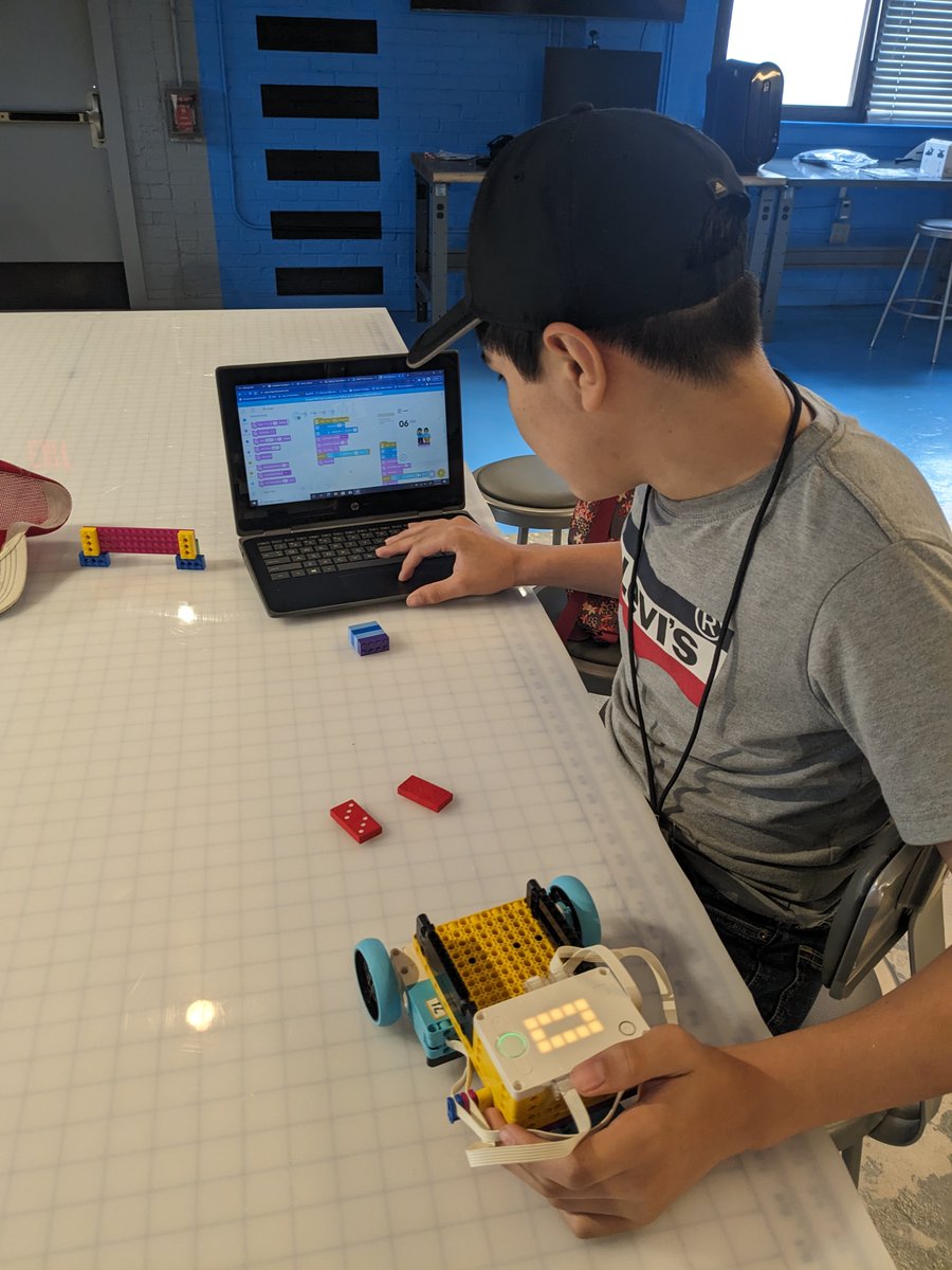 AmyRails's tweet photo. #HISDSTEM camp day 5 at Hamilton MS continued the fun - including a visit from the Energy Heroes high school robotics team!
@HISD_Inst_tech https://t.co/g9NPyOiUjF