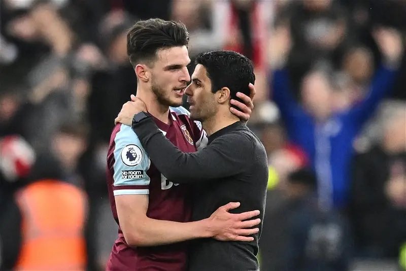 🚨 Declan Rice Remains Keen on Arsenal Despite Manchester City Interest [@JacobSteinberg]

🗣️ Rice's preference for staying in London and his admiration for Arteta's football remain key factors, even as Manchester City enters the race. Arsenal's initial offers have been rejected,…
