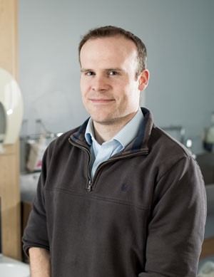 Meet Dr Michael Crooks; respiratory consultant, academic, researcher, and now shortlisted for our Golden Hearts ‘Excellence in Research, Development & Innovation' award, sponsored by @uniofhull, for his work to improve care for respiratory patients & promote learning and research