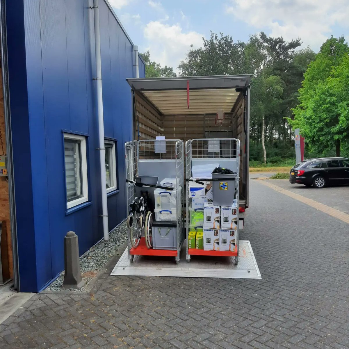 Na dagen (weken) van voorbereiding zijn we los in de #ttweek2023. We gaan nu 24/7 door tot zondagmiddag. s-nachts bij het <a href="/TTFestivalAssen/">TT Festival</a> en overdag met een nieuwe ploeg op het <a href="/ttcircuitassen/">TT Circuit Assen</a>. #vrijwilligerswerk #knvehbohelpt.