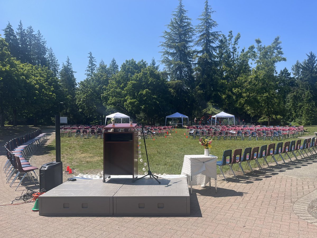 @dorothylynas is ready for the Grade 7 Farewell! Fantastic teamwork from parents, staff, and students. Couldn’t have asked for better weather @TristanCrowther
