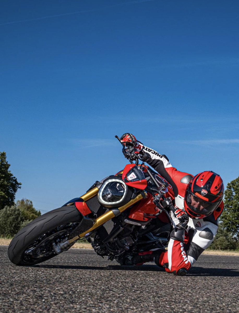 MexicoDucati's tweet photo. Monster SP está diseñada para ser tu compañera de máxima diversión. #MadForFun https://t.co/yGD5Ob8uhq
#Monster #MonsterSP https://t.co/nWja1jSe0k