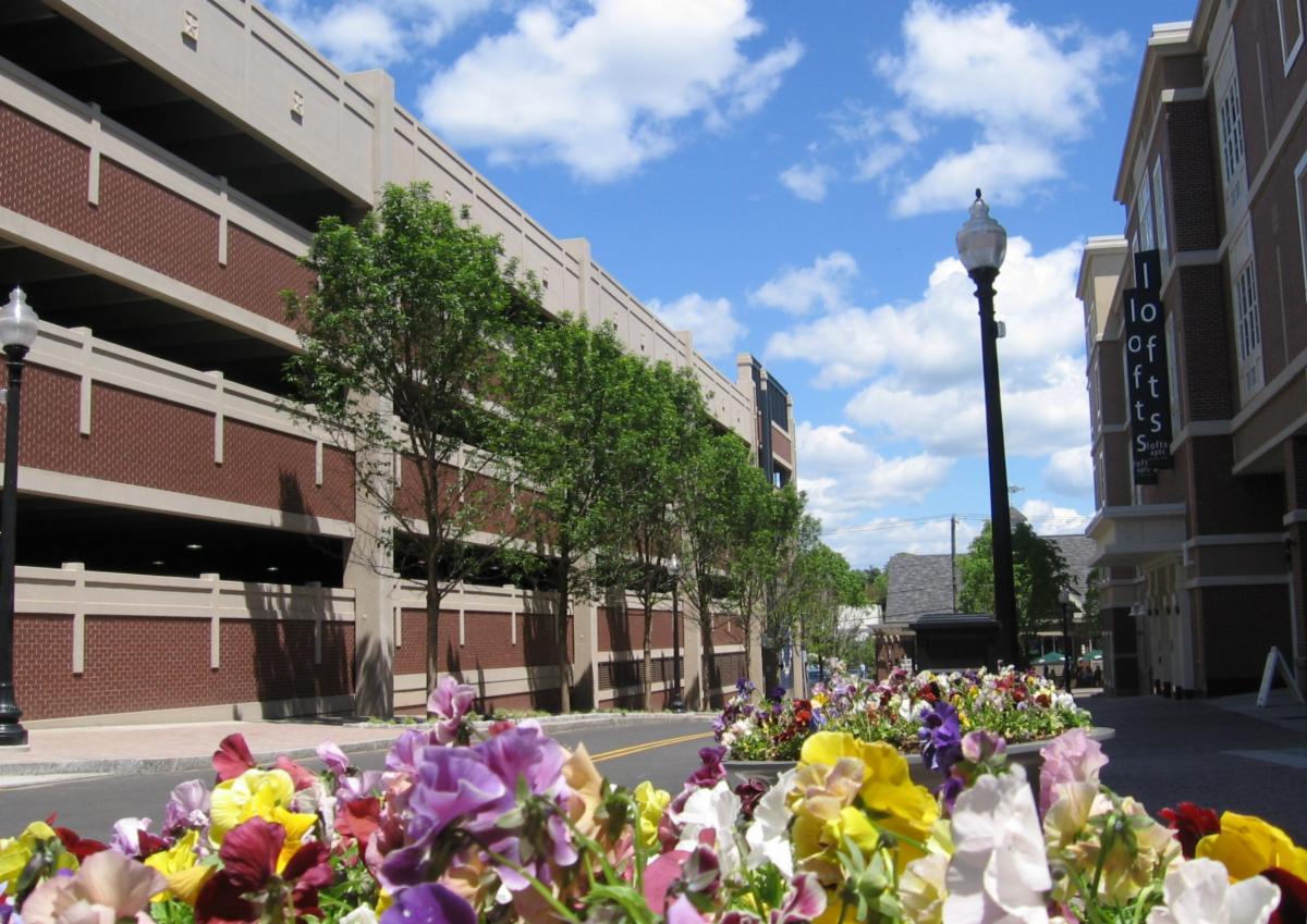 Tell us about your parking experience in West Hartford Center. Take our Survey! conta.cc/42VgQnf