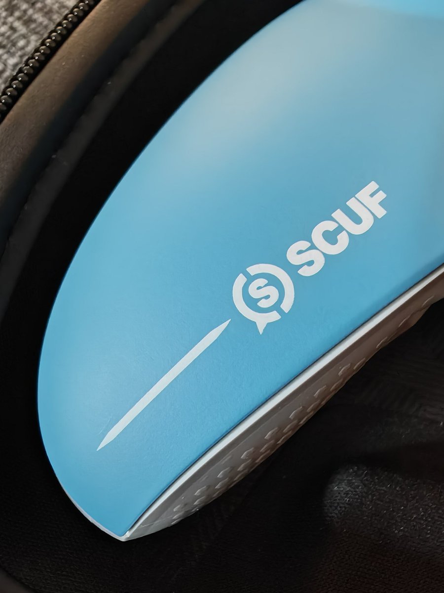 rapidreviewsuk's tweet photo. Huge thanks to @ScufGaming for sending over one of their SCUF Instict Pro Xbox wireless controllers. Very pleased with how my design turned out. #SCUF #SCUFGaming #Instinct #InstinctPro https://t.co/UyLCVGRrrG