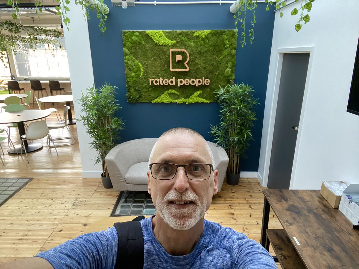yoga360uk's tweet photo. It was such a joy to be part of the BodyWork team @massage_at_bodywork this gorgeous sunny lunchtime, to teach an outdoor corporate yoga session in Shoreditch.
❤️my job. 
#yoga #london #Thursday https://t.co/hPSq8IbMQX