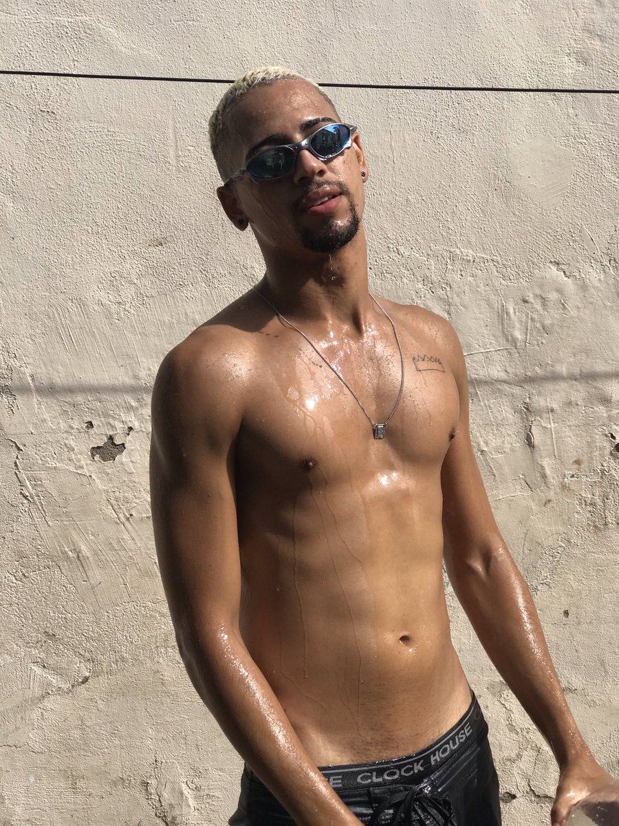luhancosta's tweet photo. Essa é a minha foto mais curtida do instagram. Qual a sua? https://t.co/uWKTzUC6DQ