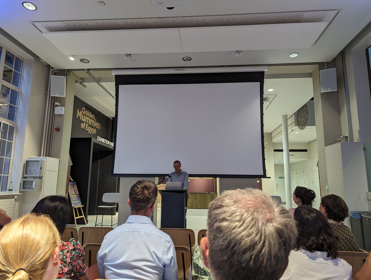 sharpcharlotte's tweet image. @WGDixon extolling impact of #epidemiology on #rheumatology clinical practice @CfE_UoM

⭐ Confidence in using biologic therapies #IMIDs
⭐Evidence to support use of knee braces #OA
⭐Emerging evidence on duration of treatment efficacy #IMsteroid @VersusArthritis