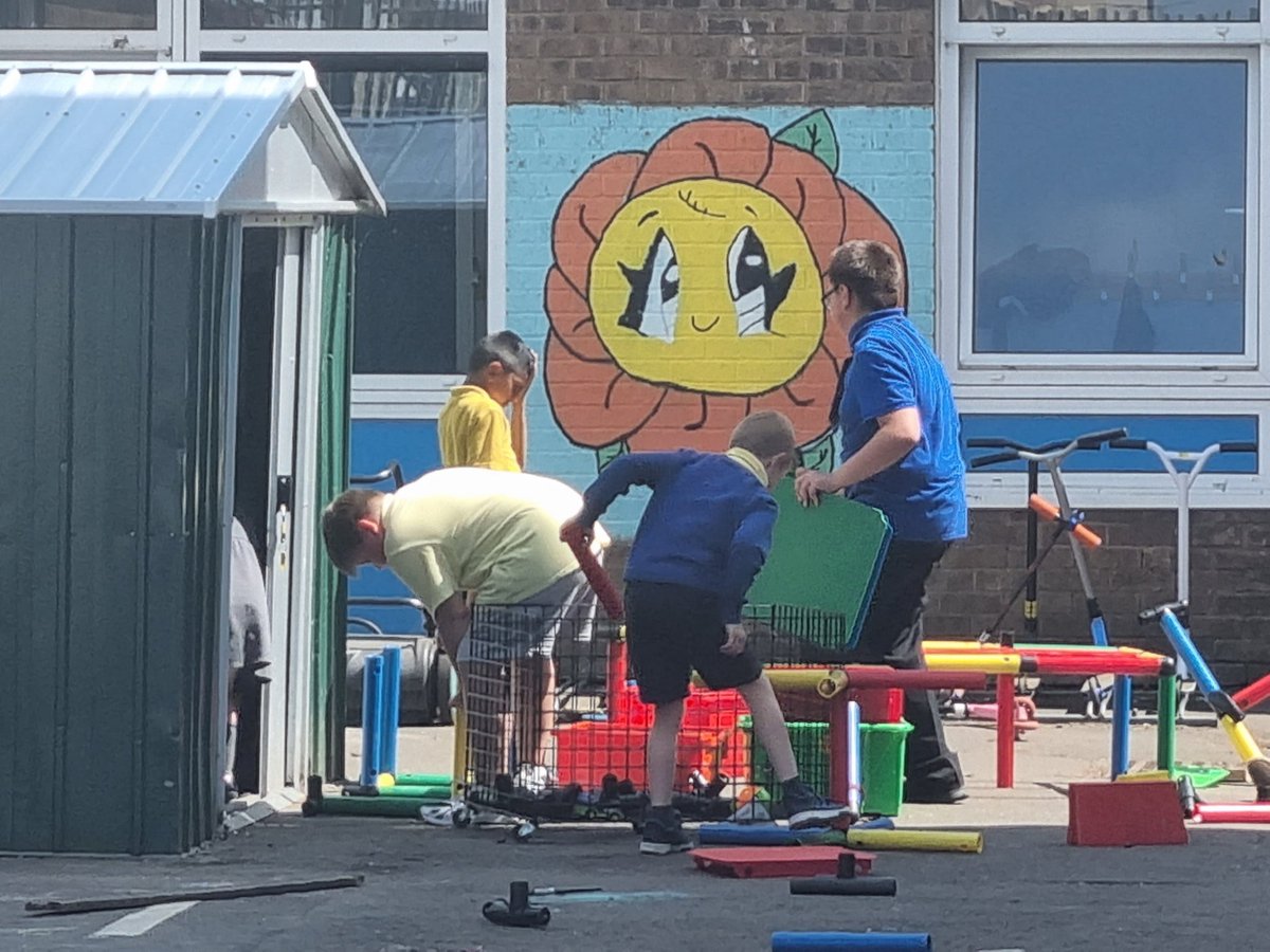 P7 enjoyed another outdoor learning session today. I can't actually believe it's my last day with them tomorrow. The time has flown past. Hopefully, I keep it together, and there are no tears, but I will bring my hankies just in case 😭🤣