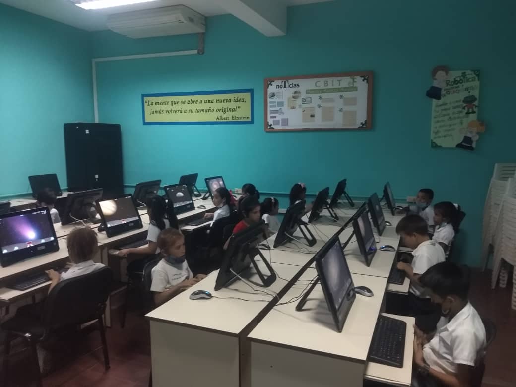 CBITNvaEsparta's tweet photo. Hoy #22Junio los educando de 2do grado de la UENB Rafael Valery Maza en el Mpio. #Marcano utilizan las #TIC desde el #CBIT Mtra Maritza Morales para reforzar el área de matemáticas a través de la aplicación #TuxMath
#SomosDeporte
@_LaAvanzadora @MPPEDUCACION
@Fundabit_ https://t.co/FNlYExLSnA