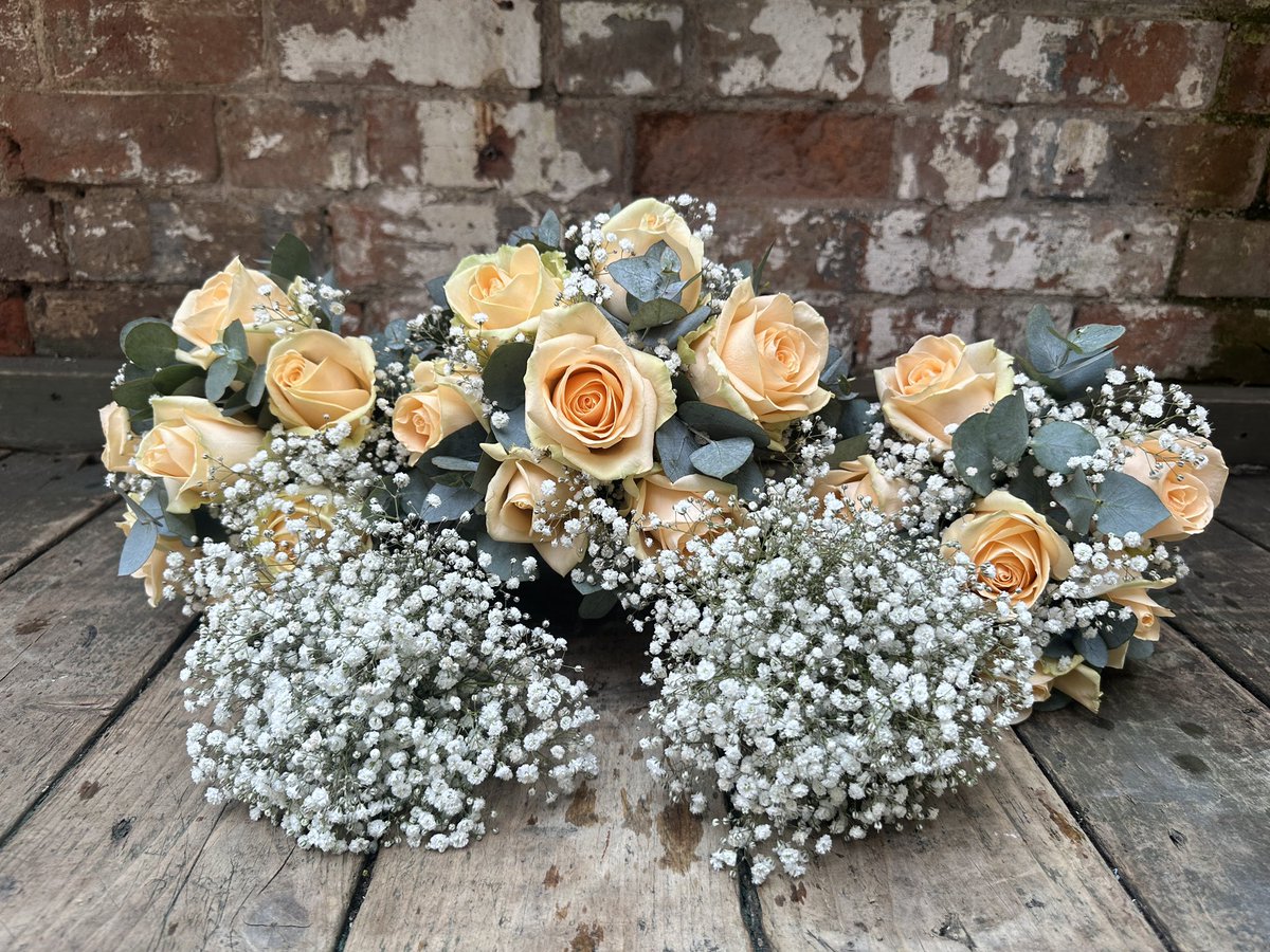PEACH AVALANCHE 🧡

🍑 Another beautiful combo-these stunning peach avalanche roses, gypsophila and eucy 🍑 

*chefs kiss* 🤌🏻 

#weddingflowers #weddingflorist #bridalflowers #florist #flowers #flowershop #ShopSmall #shoplocal
