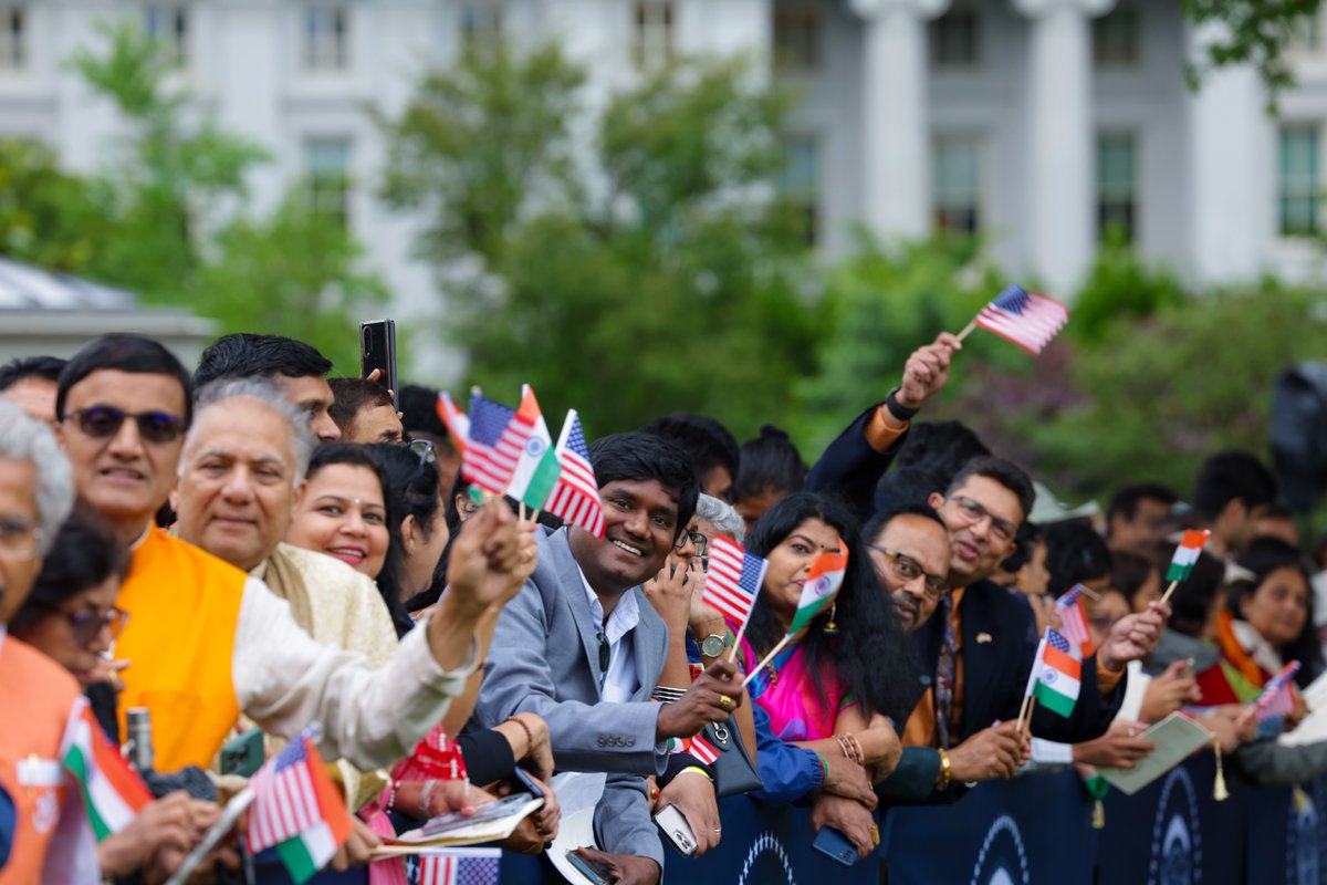 narendramodi's tweet photo. Heartened to see the enthusiastic turnout from the Indian community at the White House. Their support and warmth truly embody the deep ties that bind our two nations together. It's a testament to our shared values and mutual respect.