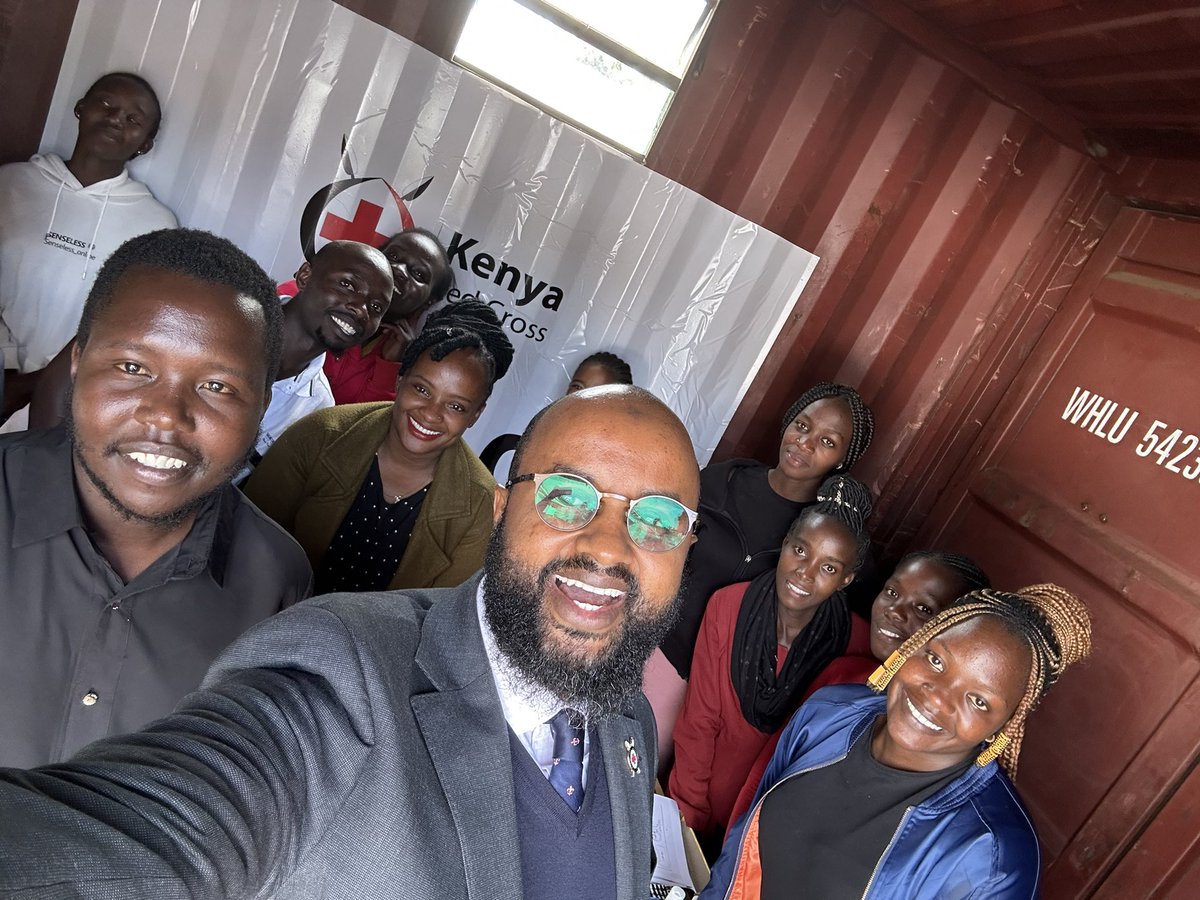 IrshadIdris's tweet photo. Inspiring day with @KenyaRedCross staff &amp; volunteers in Elgeyo Marakwet &amp; Transnzoia Branches. An excellent reminder that everyday volunteers are working with communities to reduce vulnerability to risks and support populations in need. https://t.co/d0gqGzteM8