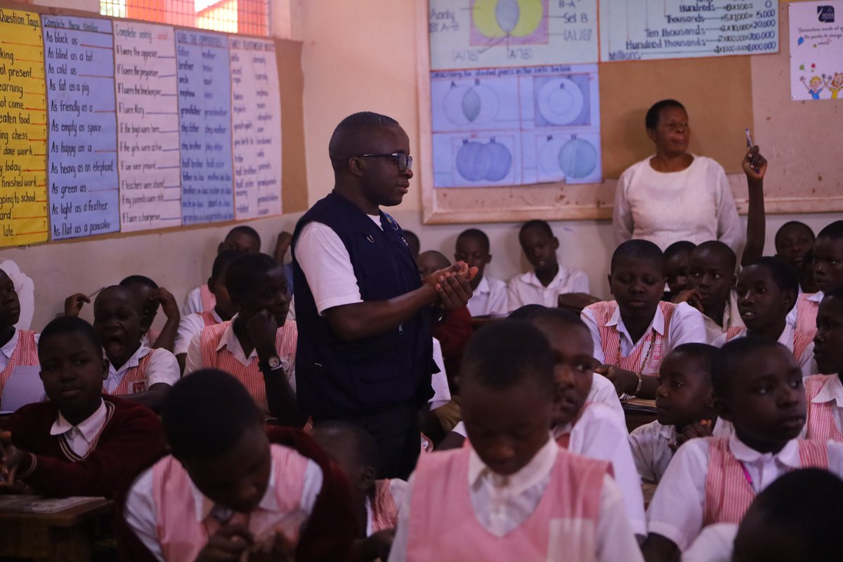 nyhnuganda's tweet photo. #GrowthandDevelopment_MentalHealth "Conflicts can affect someone's school performance, mental health and increased bullying. We must always solve issues in a friendly manner to improve relations" shared by #Jiang a Chinese intern during a school outreach at Naguru Katali P/S https://t.co/lddEUdDm6p