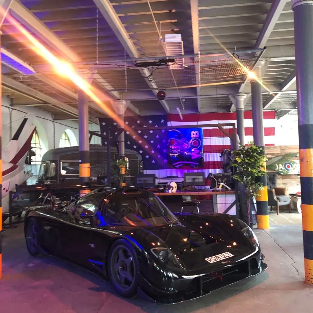 PiosLaras's tweet image. recap/no.2 : Afterwork Designer Drinks UK at Gasoline Juice x @konzept_haus . Thank you Laura Nightingale &amp;amp; Cesar Pieri for having us. 

(Some new cool stuff happening there 😎)

#togetherwedesign #england #cars #designers #bespokedesign #community #automotivedesign #pioslaras