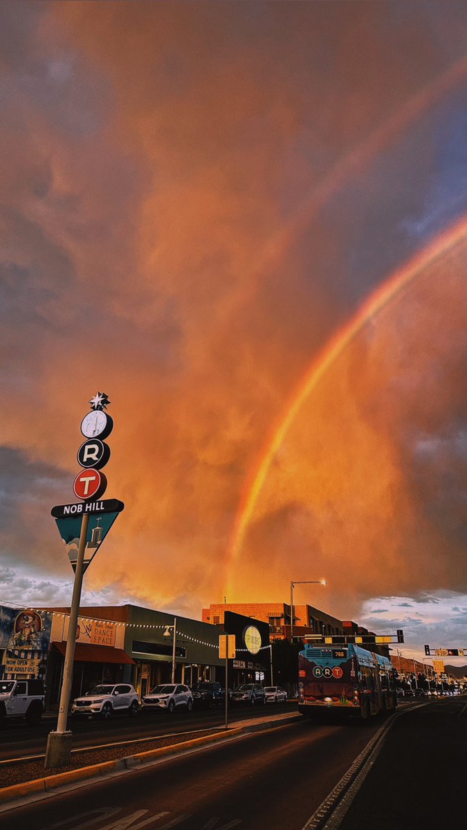 Life is hard. Life is amazing. It teaches us so many things. There are always subtle, and not so subtle reminders of this anywhere we turn ☀️