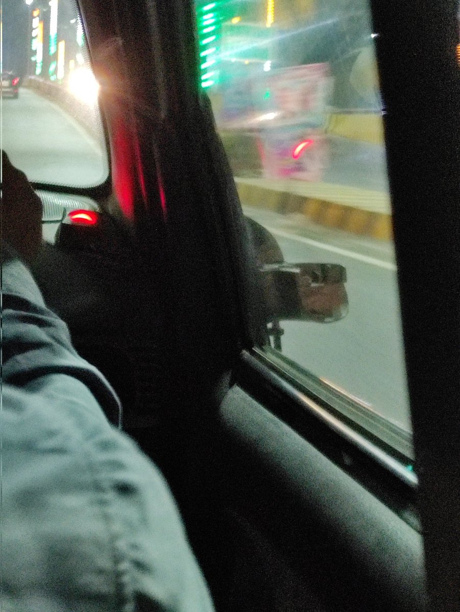 indetermi_nate's tweet photo. This is what you get when you book Uber Premier in Patna, tata indigo with a broken side mirror. 🙂
Thanks @Uber_India @Uber
@Uber_Support @UberINSupport 
I am really impressed 👍🏻
#Uber #Patna https://t.co/QWcSmHTT84