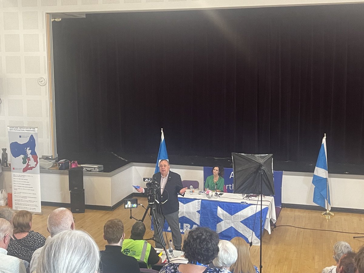 Alex Salmond speaking at the wee ALBA book Kinross
#ScotlandUnited