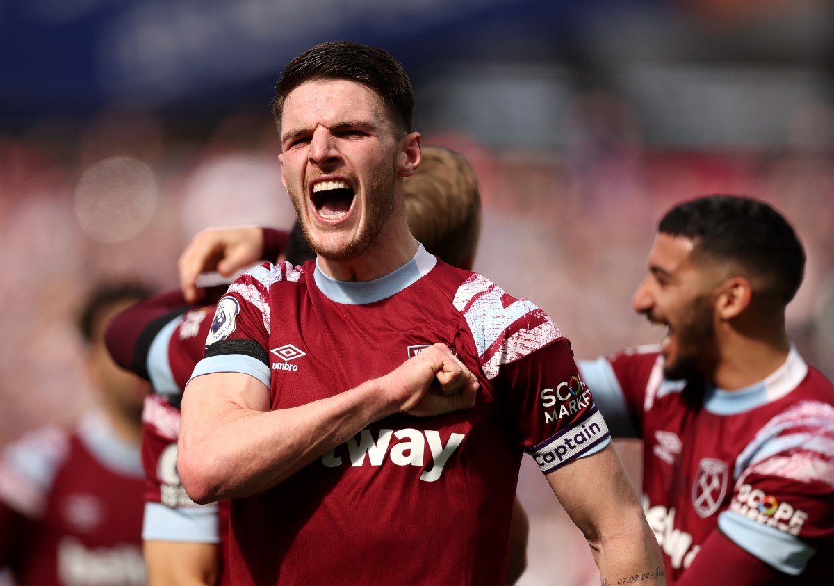 #MUFC have enquired about Declan Rice in recent days with a view to offering £40million plus Harry Maguire and Anthony Elanga. However, United are viewed as outsiders in the race. [@SamiMokbel81_DM]