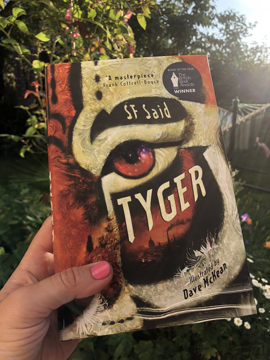 Treated myself! Been eyeing this bk up for a while. Beautiful hardback version. The front cover is absolutely stunning 🤩 @whatSFSaid @davemckean