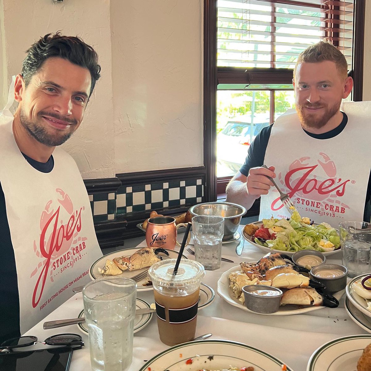 Big crab guys 🦀 @kstandaert and I at the legendary @joesstonecrab. We gotta go again soon🔥