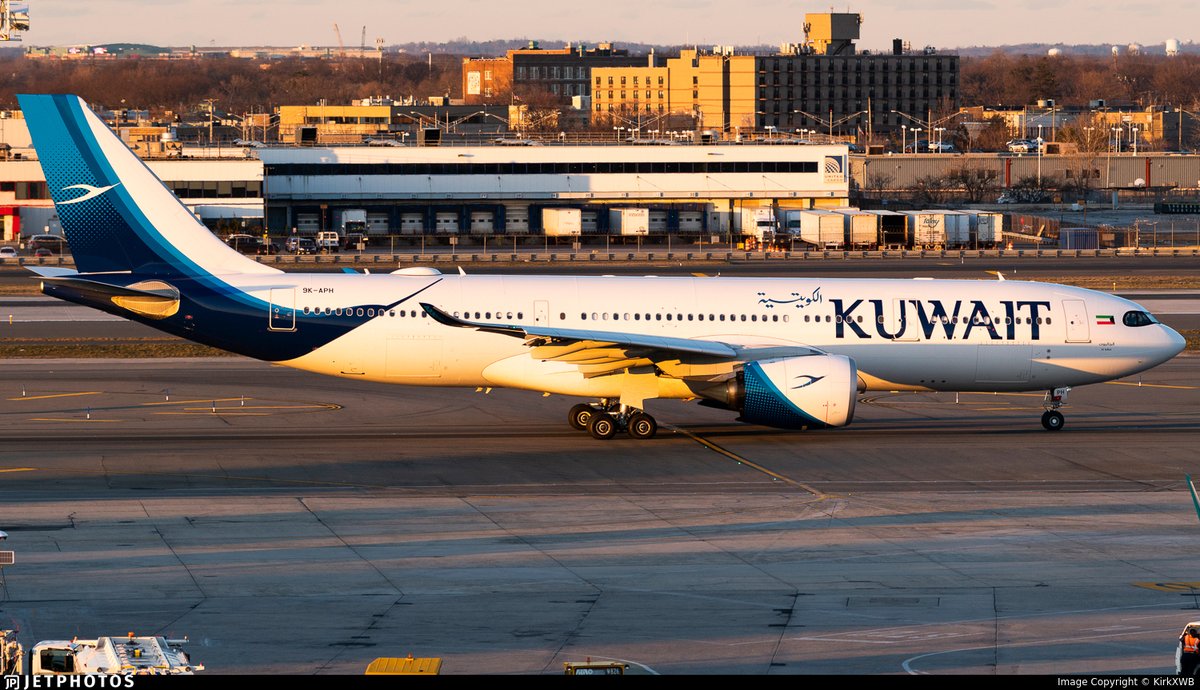 A Kuwait Airways A330neo in New York. jetphotos.com/photo/10985724 © KirkXWB