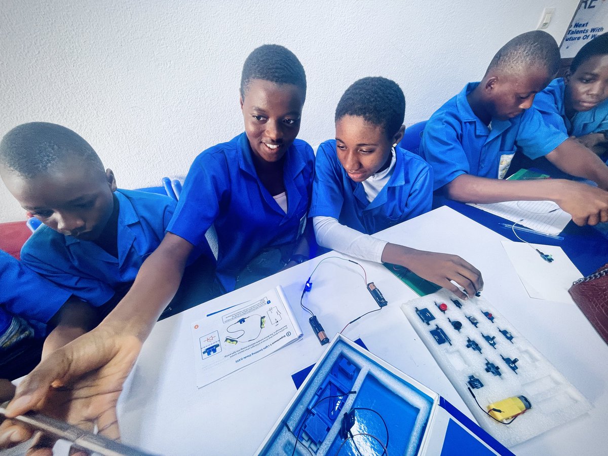 nzometia_n's tweet photo. While we visited some schools to test the #nTron™ Ignite kit, Upper sixth #Science students from BGS Molyko, Buea visited the @nervtek_cii #Makerspace to have ample time to build experiments found in the kit and explore the Makerspace further.
#TransformingEducation #STEM https://t.co/oRp7aXnxtH