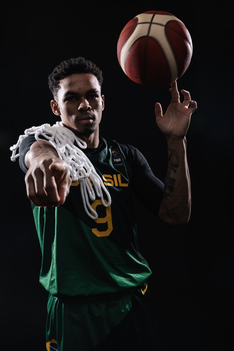 basquetebrasil's tweet photo. Com muita esperança e trabalho, eles vão buscar seus sonhos. Jovens que chegam campeões Sul-Americanos e vice campeões das Américas, agora avançam rumo ao Mundial Sub-19🏀❤️
#CBB #NossaBase
📸 @nextgenhoops https://t.co/zVv5bCwXms