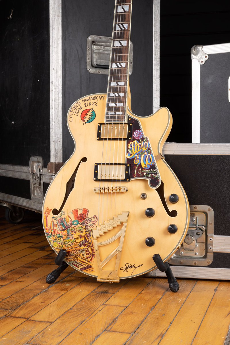 NYC, got the ways and means! Check out the custom guitar for Citi Field this week, created by @HeadCountOrg , @dangelicony and @AJMasthay! Place your bids at the #ParticipationRow Charity Auction and support HeadCount, @Reverb_org, and the Grateful Dead Family Non Profits.