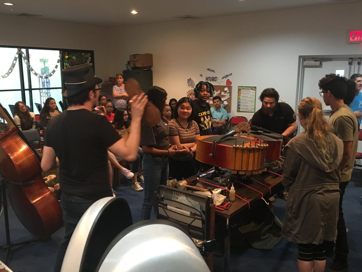 MiamiString's tweet photo. Shop owner and luthier Charles teaches students about proper instrument care in a youth orchestra program in South Florida. These presentations are offered throughout the year but typically requested during the back-to-school season! Contact us to learn more. https://t.co/DHTc9EF2PL