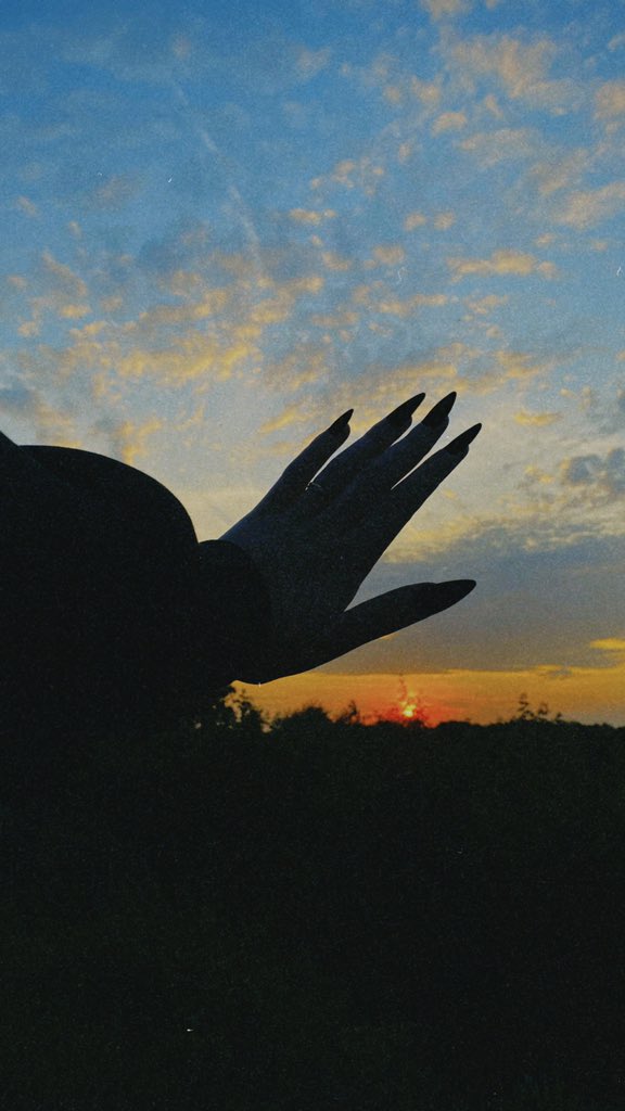 good night world🌅