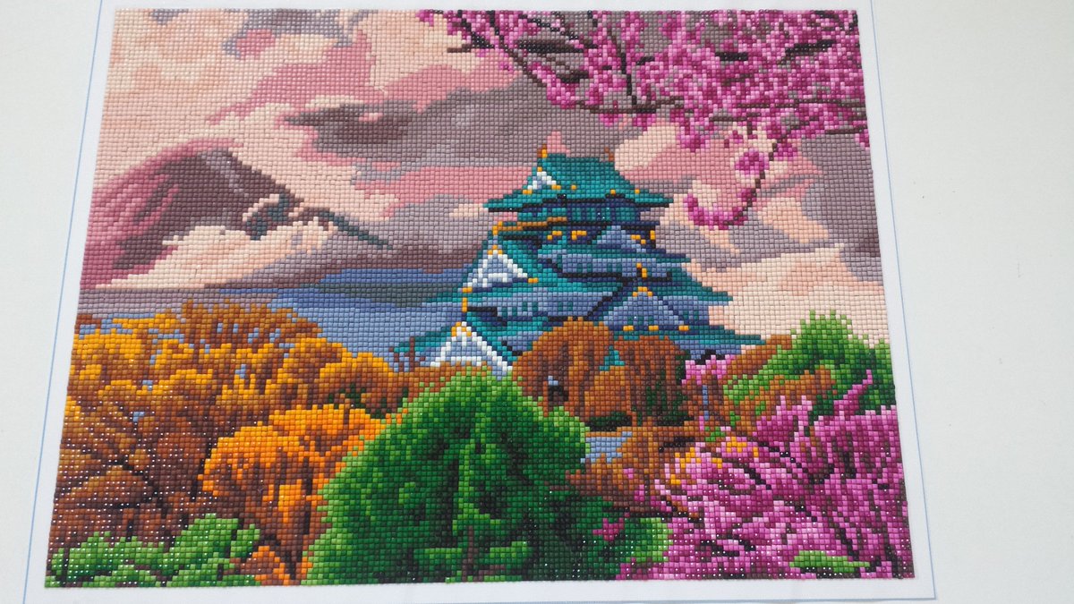 kociewianka_89's tweet photo. Kiedy popołudniami robisz coś, co Ciebie relaksuje :) Wyszło spod moich dłoni właśnie dzisiaj.
#diamondpainting #relax #chilltime #japanworld https://t.co/aB5svvYeAy