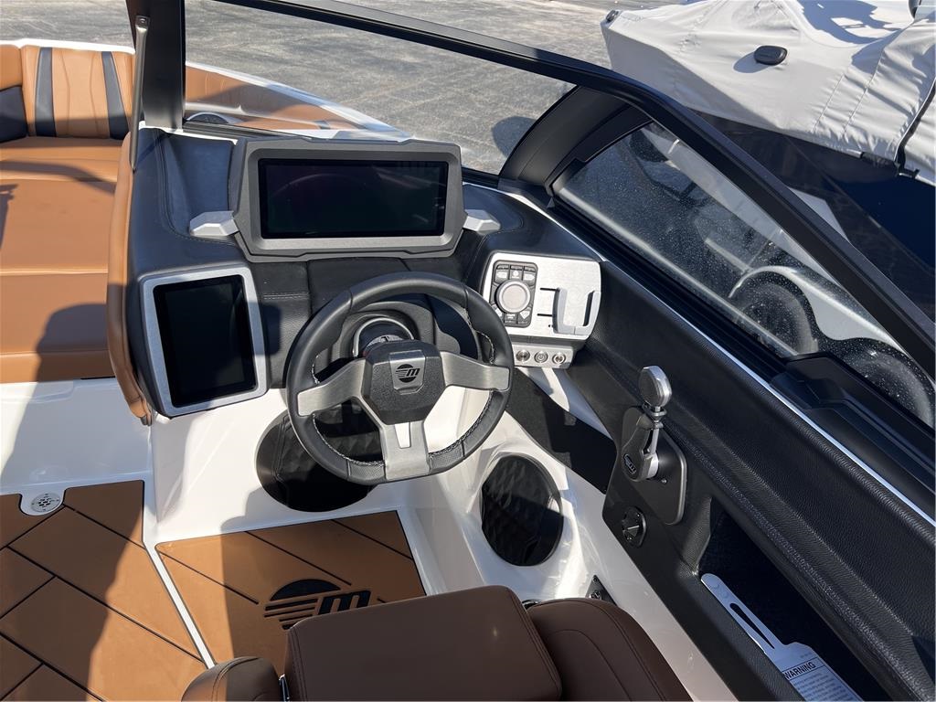 2023 Malibu 22 LSV NEW with the Malibu M5 motor at Anchored Up in Kansas City, MO.  Find this boat and more inboards on OnlyInboards.com #malibu22lsv #anchored_up @anchored_up onlyinboards.com/2023-Malibu-Wa…