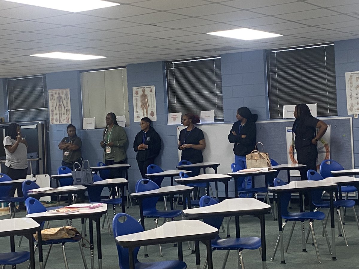 Classroom shoutout!
As always we love seeing our student in the classroom. This week we were able to catch a glimpse of our phlebotomy cohort learning about their drawing order.
Please join us as we celebrate their progress!
#WeAreNewHorizons #BoldlyGoing #CFAAT #Phlebotomy