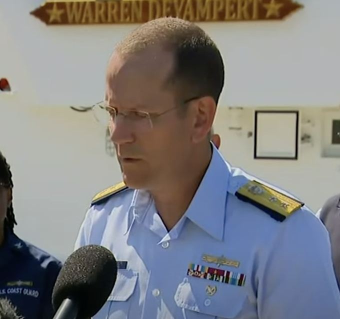 poptime's tweet photo. 🚨 OFICIAL: Guarda costeira e autoridades americanas confirmam que destroços eram do submarino desaparecido, nenhum dos 5 sobreviveu após implosão do veículo e talvez nunca consigam encontrar ou retirar os corpos do fundo do oceano. https://t.co/wZO8zhmceK